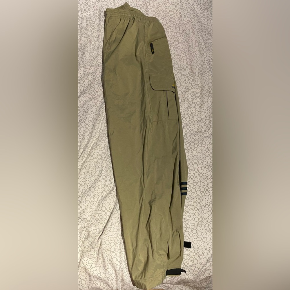 Adidas cargo - Picture 3 of 4